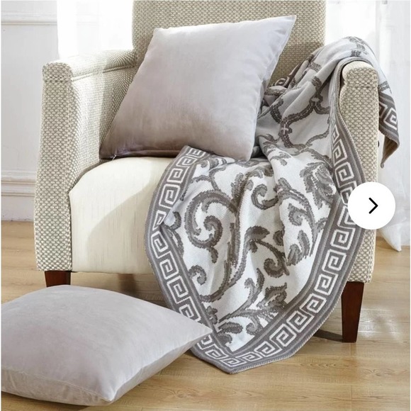 Mink sherpa throw and pillow set - Picture 6 of 6